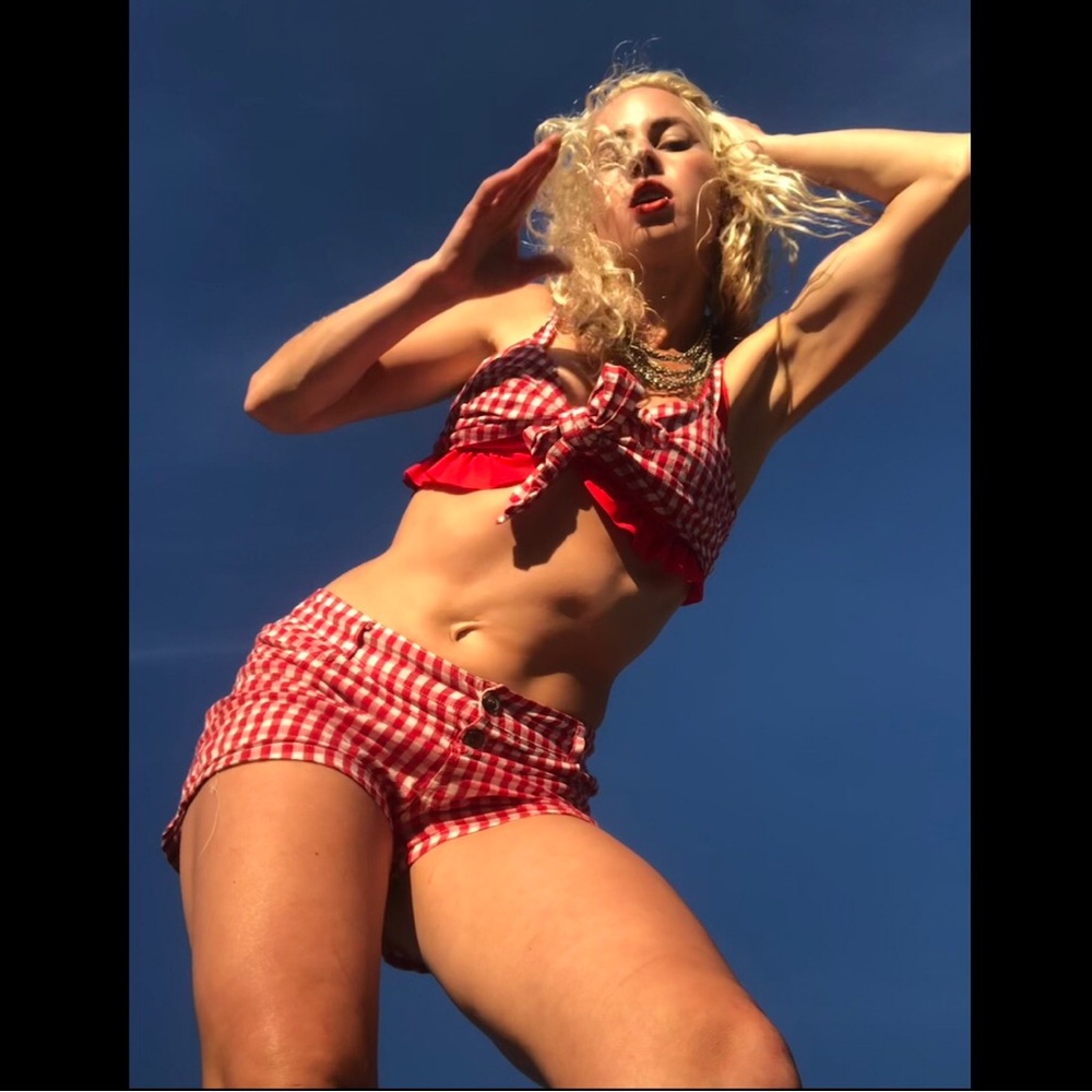 2 for 25$ Red shorts + crop top set coquette core cottage core Sz small